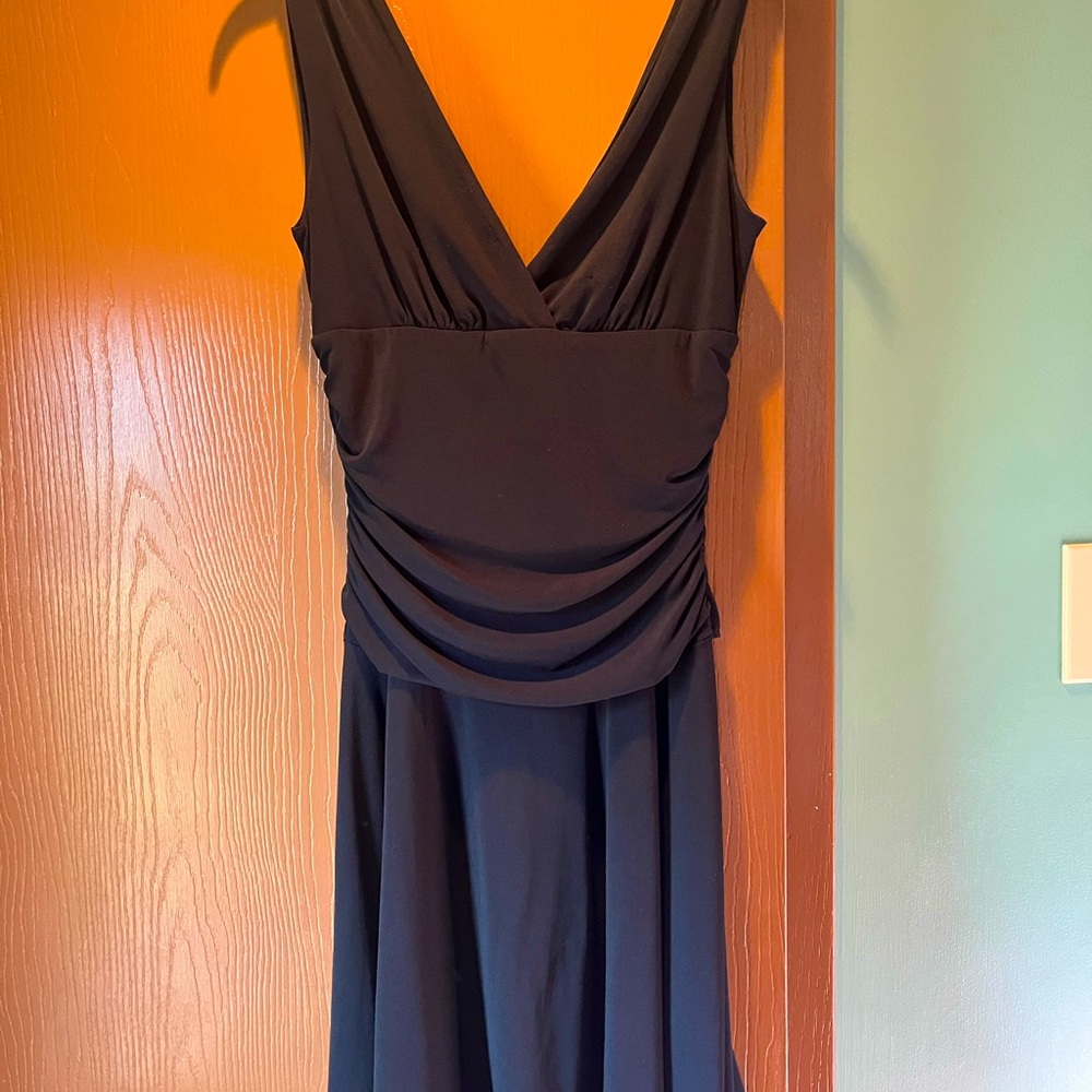 Ruby Black V-neck dress. Size Large.